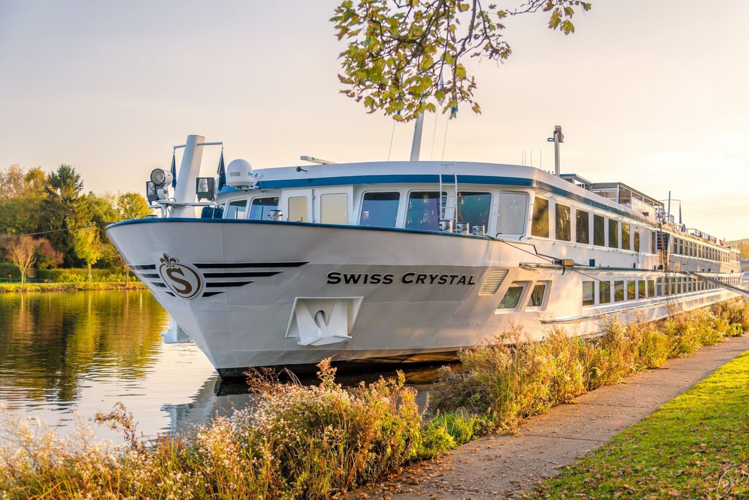 El MS Swiss Crystal es el buque perfecto para descubrir la belleza de los Países Bajos (Bélgica y Holanda) por su maniobrabilidad en los canales y su tamaño idóneo para las antiguas exclusas de los Paises Bajos. CRUCEROS PAISES BAJOS CRUCEROS BELGICA Y HOLANDA CRUCEROS CANALES DE HOLANDA HOLLAND CRUISES BELGIUM CRUISES AMSTERDAM CRUISES CREUERS HOLANDA CRUCEROS FLUVIALES HOLANDA CRUCEROS FLUVIALES EN ESPAÑOL CRUCEROS POLITOURS OFERTA CRUCEROS CRUCEROS CON DESCUENTO CRUCEROS EN OFERTA CRUCEROS BRUJAS CRUCEROS ROTTERDM CRUCEROS BRUSELAS CRUCEROS HOLANDA CRUCEROS TULIPANES DE HOLANDA CRUCEROS PRIMAVERA CRUCEROS VERANO PAISES BAJOS CRUCEROS POLITOURS CRUCEROS MS SWISS CRYSTAL #SwissCrystal #Politours #CruceroHolanda #CruceroPaisesBajos #CruceroBelgicayHolanda #CrucerosFluviales #RiverCruises #HollandRiverCruises